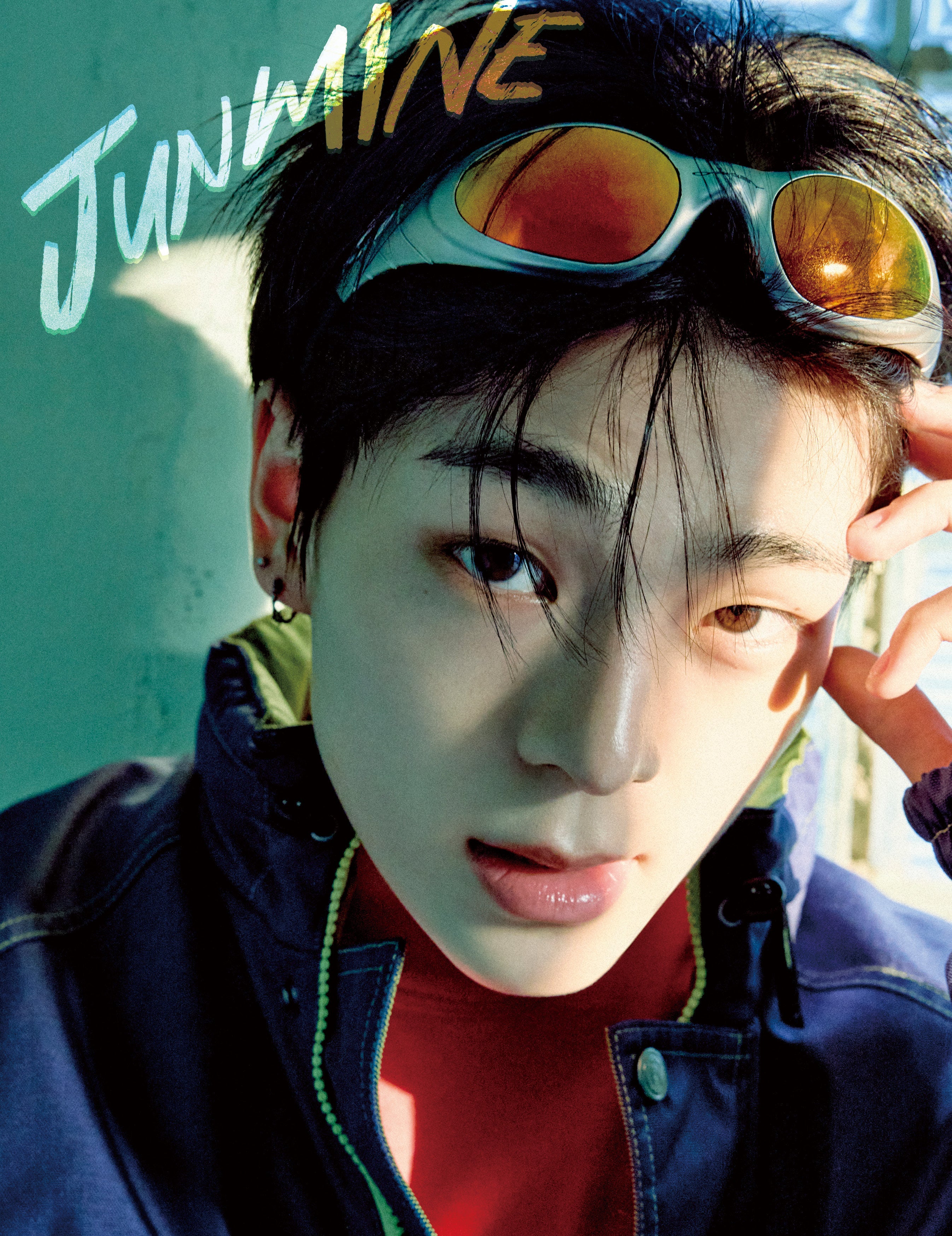 ESQUIRE PHOTOBOOK : JUNMINE - Cover : KIM JUN MIN TYPE B – Baro7